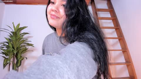Annie  online show from 12-28-24, 12:15