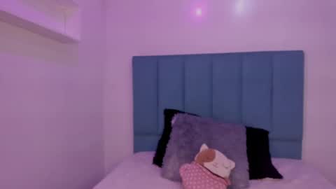 Annie Evans  online show from 10-06-25, 02:25