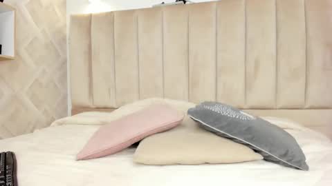 Annie Queen online show from 03-07-26, 08:50