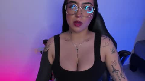 Annika online show from 10-17-25, 03:31