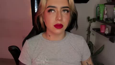 Annika online show from 12-22-25, 02:03