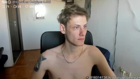 Snapshot of annonimsick chatting on 09-20-25, 01:01 online show from 09-20-25, 01:01