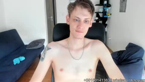 Snapshot of annonimsick chatting on 09-25-25, 12:09 online show from 09-25-25, 12:09