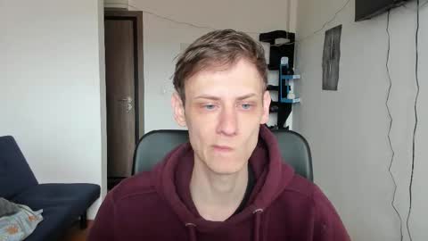 Snapshot of annonimsick chatting on 10-08-25, 12:14 online show from 10-08-25, 12:14