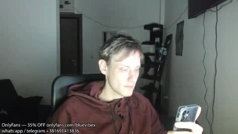 Snapshot of annonimsick chatting on 10-24-25, 04:14 online show from 10-24-25, 04:14