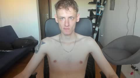 Snapshot of annonimsick chatting on 10-29-25, 02:30 online show from 10-29-25, 02:30