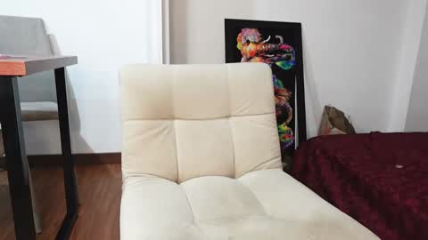 annrousse online show from 01-29-25, 03:01