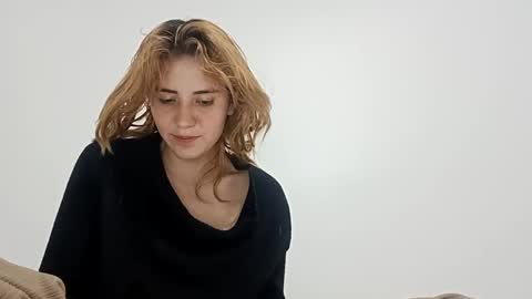 annrousse online show from 09-18-25, 02:35