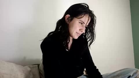 annrousse online show from 10-28-25, 02:48