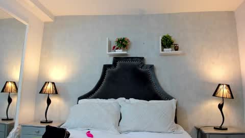 Anntonia Woods  online show from 12-11-24, 12:34