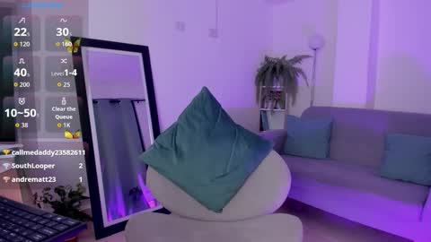 Anntonia Woods  online show from 11-19-25, 05:29