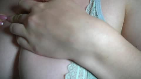 Snapshot of anny_dee chatting on 04-16-26, 05:52 Anny online show from 04-16-26, 05:52