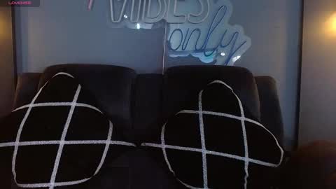 Snapshot of anny_loves chatting on 09-26-25, 05:28 anny_loves online show from 09-26-25, 05:28