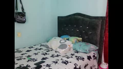 anny_lucia21 online show from 04-21-26, 07:06