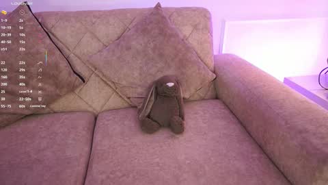Snapshot of annybuny chatting on 03-28-26, 01:22 Ana online show from 03-28-26, 01:22