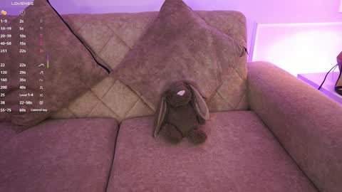 Snapshot of annybuny chatting on 04-01-26, 11:33 Ana online show from 04-01-26, 11:33