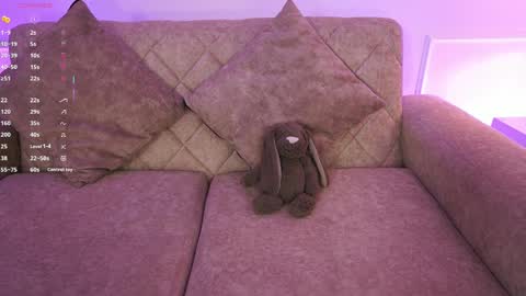 Snapshot of annybuny chatting on 04-04-26, 11:40 Ana online show from 04-04-26, 11:40
