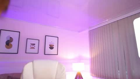 Snapshot of annybuny chatting on 04-16-26, 11:44 Ana online show from 04-16-26, 11:44