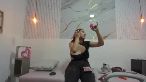 annyeli_bigtits online show from 11-28-25, 11:46