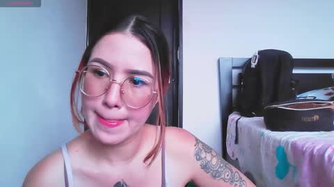 Snapshot of annyhathaway chatting on 01-16-26, 09:19 Anny online show from 01-16-26, 09:19