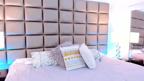 Snapshot of annyhizzle chatting on 03-01-25, 10:10 online show from 03-01-25, 10:10