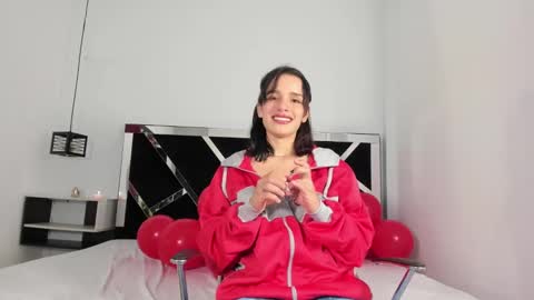 Snapshot of annyrosee chatting on 02-18-25, 08:25 Anny online show from 02-18-25, 08:25