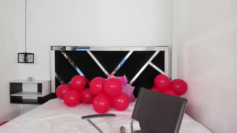 Snapshot of annyrosee chatting on 02-20-25, 07:52 Anny online show from 02-20-25, 07:52