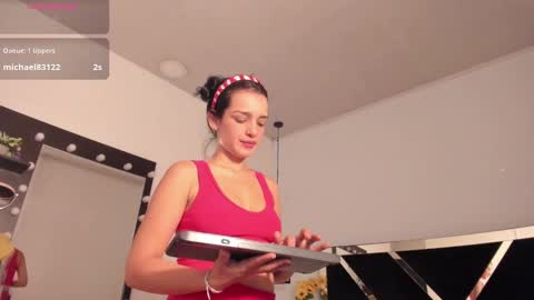 Snapshot of annyrosee chatting on 02-27-25, 08:20 Anny online show from 02-27-25, 08:20