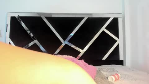 Snapshot of annyrosee chatting on 03-04-25, 08:38 Anny online show from 03-04-25, 08:38