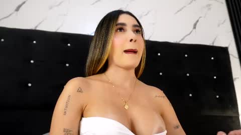 Snapshot of annyy_rosse chatting on 08-05-26, 04:59 ANNYY online show from 08-05-26, 04:59