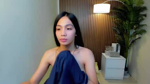 Snapshot of anqelic chatting on 12-01-24, 07:36 Stacy Maurice online show from 12-01-24, 07:36