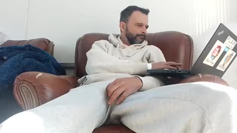 Snapshot of ansreramso chatting on 12-29-24, 10:45 Lower chakra online show from 12-29-24, 10:45