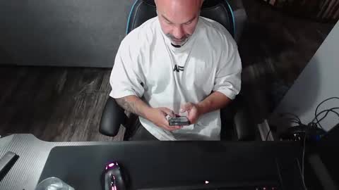 Snapshot of anthoform chatting on 10-17-25, 02:48 anthoform online show from 10-17-25, 02:48