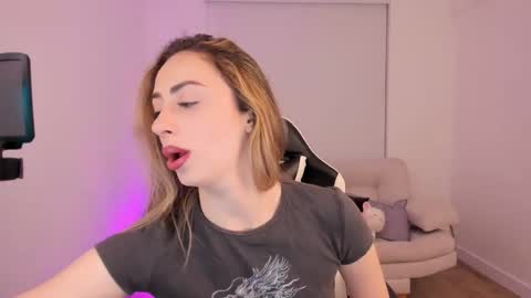 Anthonela online show from 09-20-25, 02:56