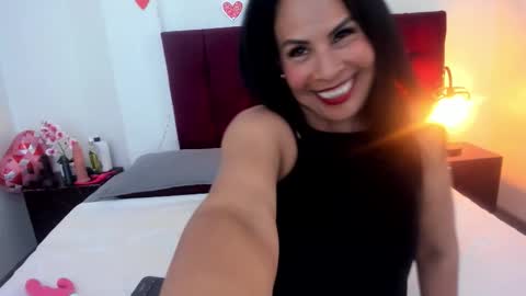 Snapshot of anthonelaa__ chatting on 03-02-26, 08:04 Anthonelaa online show from 03-02-26, 08:04