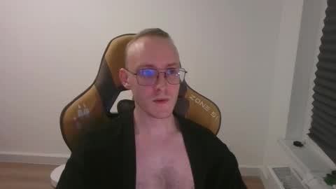 Snapshot of anthonythorn chatting on 11-19-25, 06:41 anthonythorn online show from 11-19-25, 06:41