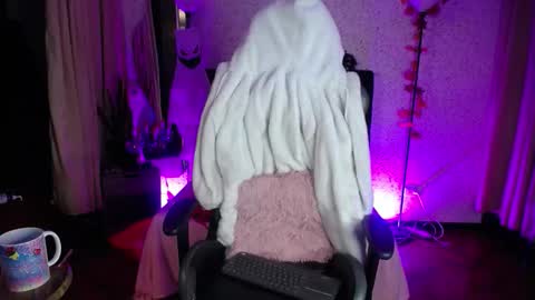 Snapshot of antia_x chatting on 10-27-25, 09:08 antia_x online show from 10-27-25, 09:08