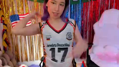 Snapshot of anto_sweet18 chatting on 06-25-26, 08:24 My birthday is on december 2nd surprise me with a gift from my amazonlist online show from 06-25-26, 08:24