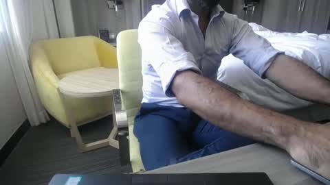 Snapshot of antomiguel chatting on 03-12-25, 03:18 antomiguel online show from 03-12-25, 03:18