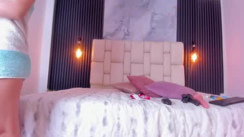 Antonella online show from 03-17-26, 08:45