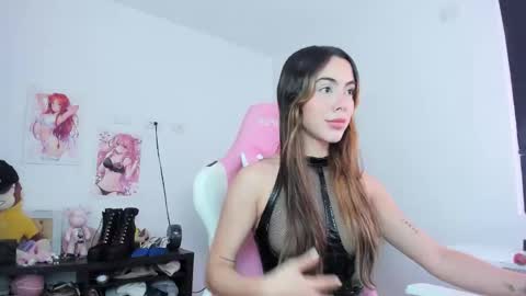 Snapshot of antonella_28_ chatting on 10-06-25, 08:39 Antonella online show from 10-06-25, 08:39