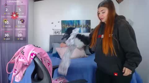 Snapshot of antonella__b chatting on 11-17-25, 01:17 ANTO online show from 11-17-25, 01:17