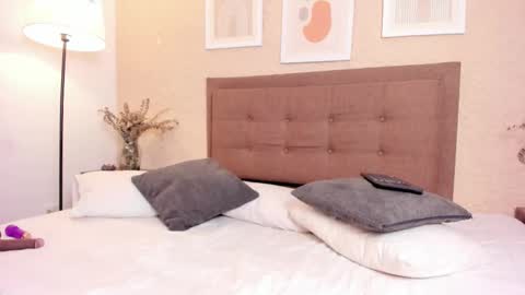 Antonella  online show from 12-15-25, 02:32