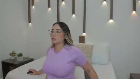 A N T O N E L L A  online show from 01-17-25, 12:10