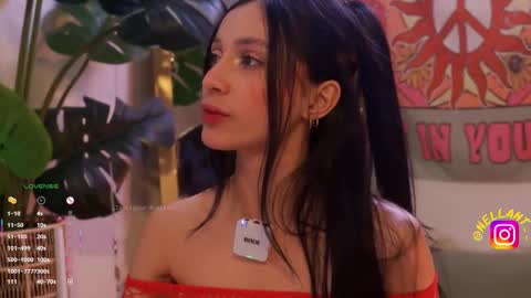 Snapshot of antonella_maitt chatting on 02-13-26, 07:43 Nell. online show from 02-13-26, 07:43