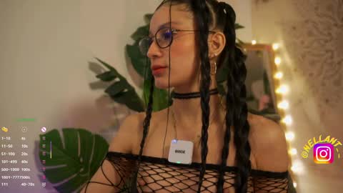 Snapshot of antonella_maitt chatting on 03-09-26, 03:10 Nell. online show from 03-09-26, 03:10