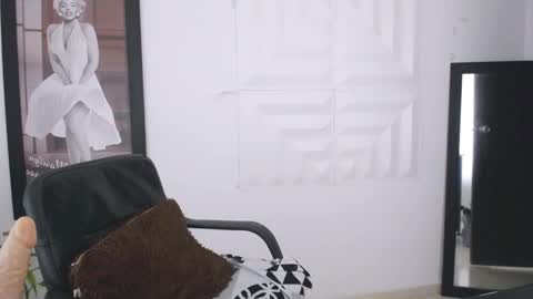 Snapshot of antonella_mcry chatting on 01-14-25, 04:57 antonella online show from 01-14-25, 04:57