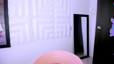 Snapshot of antonella_mcry chatting on 01-28-25, 12:15 antonella online show from 01-28-25, 12:15