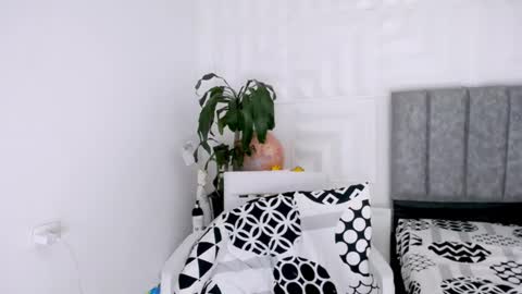 Snapshot of antonella_mcry chatting on 03-08-25, 04:23 antonella online show from 03-08-25, 04:23