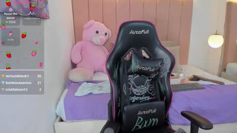 Snapshot of antonella_moon7 chatting on 03-02-26, 07:15 Antonella Moon 7 online show from 03-02-26, 07:15